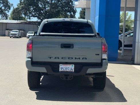 Used 2023 Toyota Tacoma TRD Sport AWD/4WD image 4