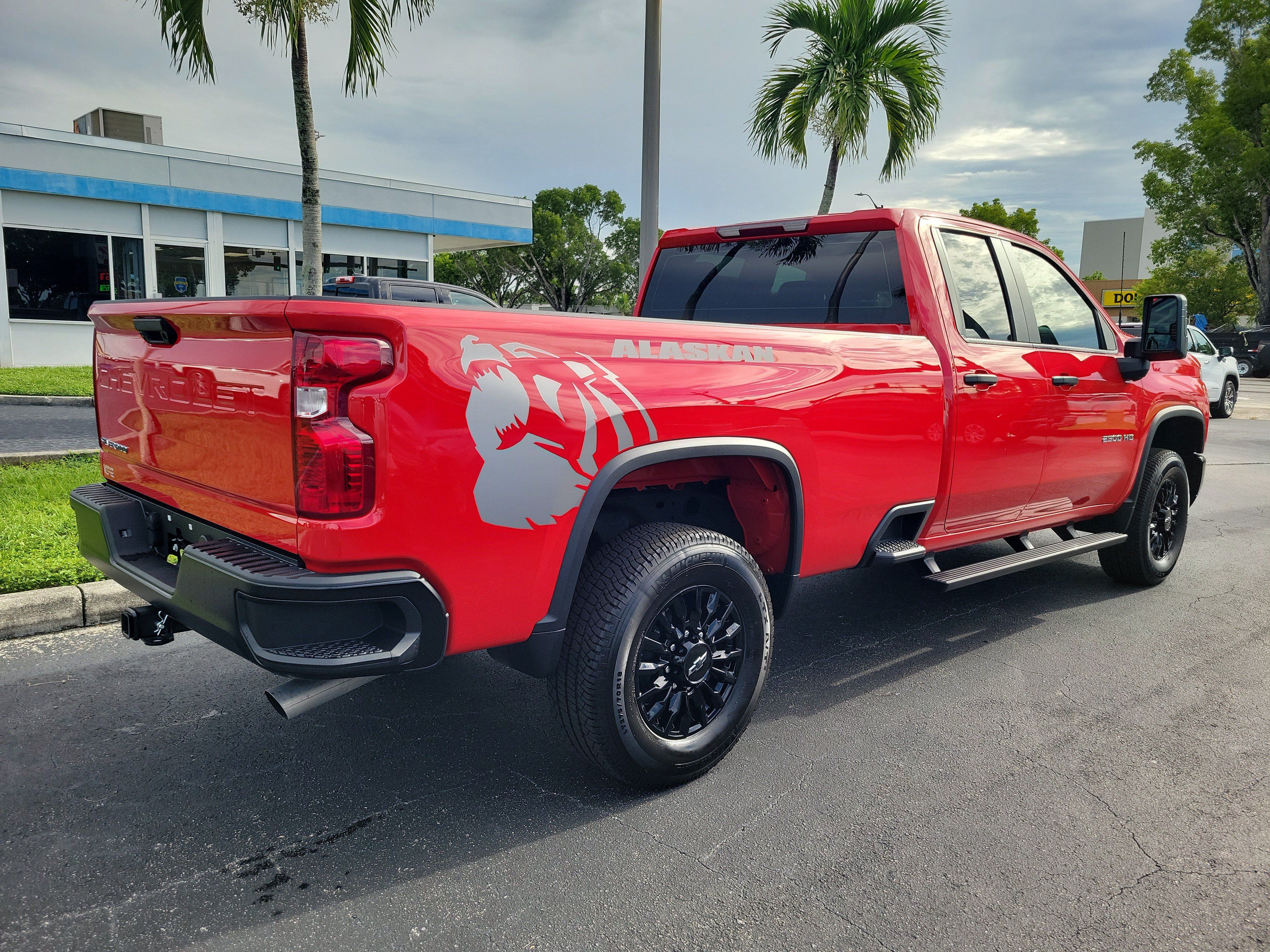 Used 2026 Chevrolet Silverado 2500 W/T AWD/4WD image 4