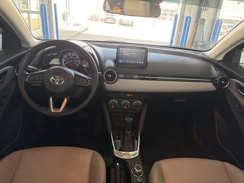 Used 2019 Toyota Yaris XLE image 5