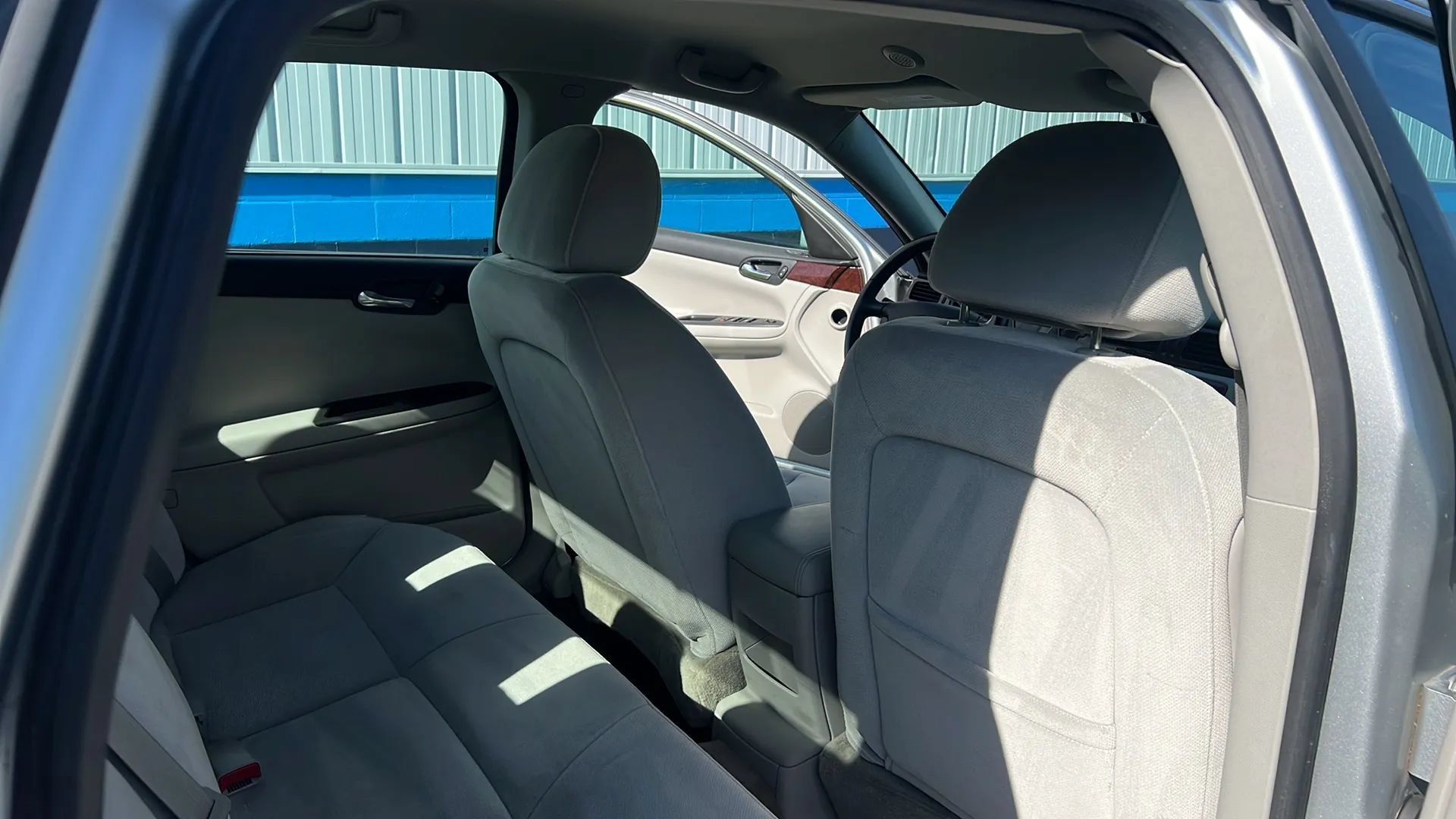 Used 2011 Chevrolet Impala LT FWD image 15