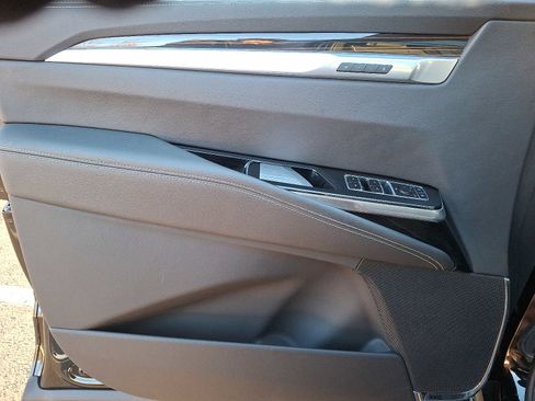 Used 2025 Cadillac Escalade Premium Luxury image 12