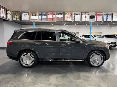 Used 2026 Mercedes-Benz Maybach GLS 600 4MATIC image 8