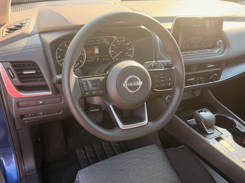 Used 2023 Nissan Rogue SV FWD image 17