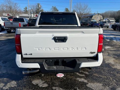 New 2025 Toyota Tacoma SR5 image 4