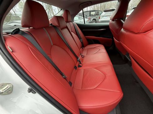 Used 2019 Toyota Camry XSE w/ Driver Assist Package image 10