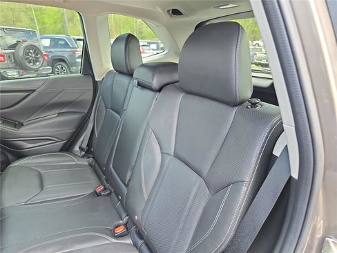 Used 2020 Subaru Forester Limited image 15
