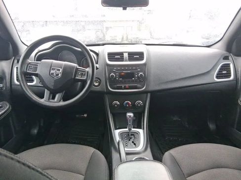 Used 2013 Dodge Avenger SE image 12