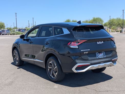 Used 2023 Kia Sportage LX AWD/4WD image 3
