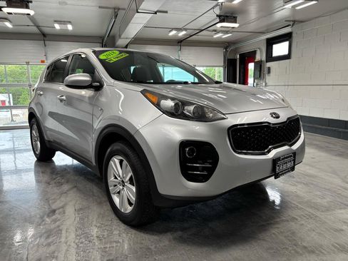 Used 2018 Kia Sportage LX AWD/4WD image 2