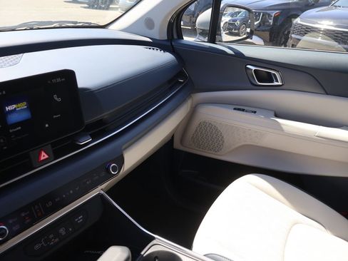 New 2026 Kia Carnival EX FWD image 21