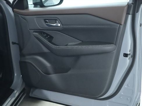 Used 2022 Nissan Rogue SL w/ SL Premium Package image 34