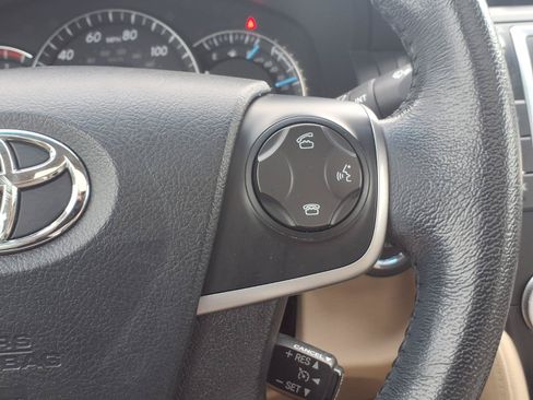 Used 2012 Toyota Camry XLE w/ Convenience Pkg FWD image 16