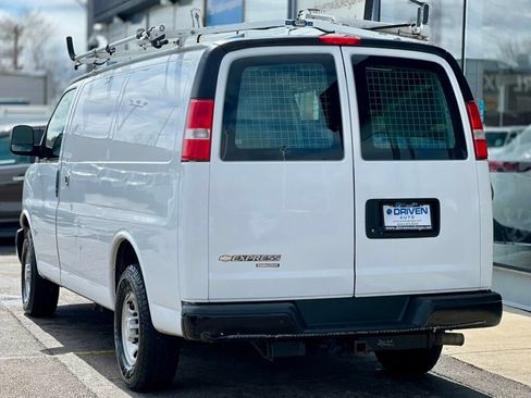 Used 2015 Chevrolet Express 2500 image 3