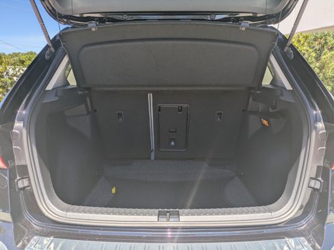 Certified 2023 Volkswagen Taos SE w/ Black Wheel Package FWD image 13