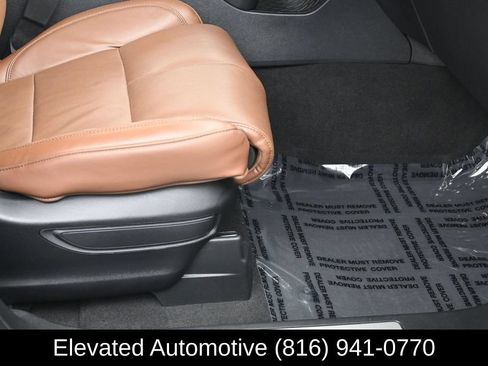 Used 2023 Lincoln Aviator Reserve w/ Equipment Group 201A AWD/4WD image 7