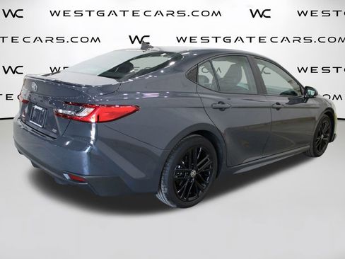 Used 2025 Toyota Camry SE image 34