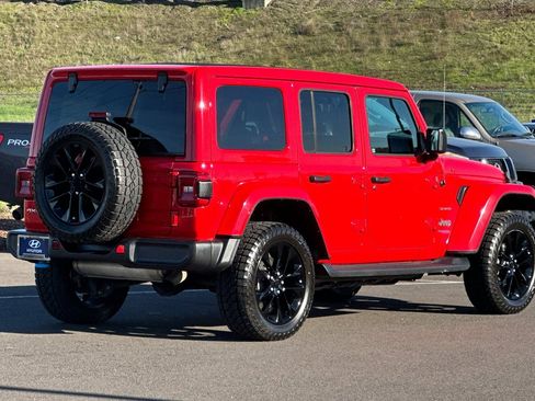 Used 2022 Jeep Wrangler Unlimited Sahara w/ Cold Weather Group AWD/4WD image 3