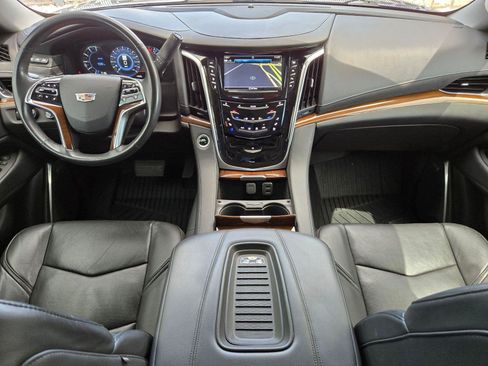 Used 2020 Cadillac Escalade Premium Luxury AWD/4WD image 13