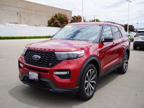 Used 2020 Ford Explorer ST w/ Premium Technology Package AWD/4WD image 5