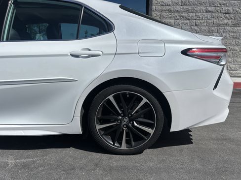 Used 2018 Toyota Camry XSE image 14
