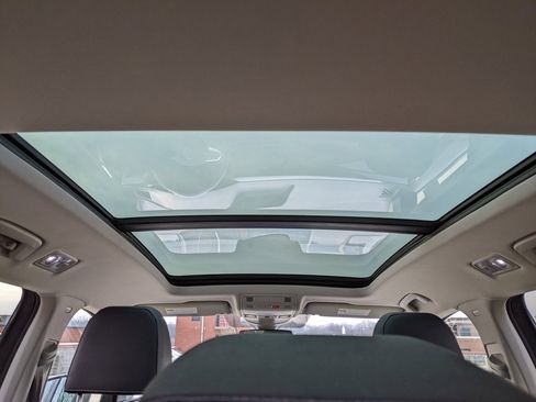 Used 2024 Volkswagen Taos SEL image 13