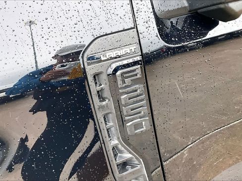 Used 2024 Ford F250 Lariat w/ Lariat Ultimate Package AWD/4WD image 10