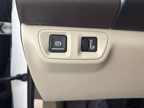 Used 2018 GMC Acadia Denali w/ Technology Package AWD/4WD image 15
