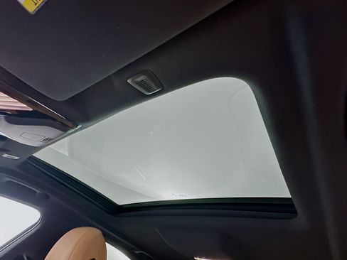 Used 2023 BMW 530i w/ Premium Package image 27