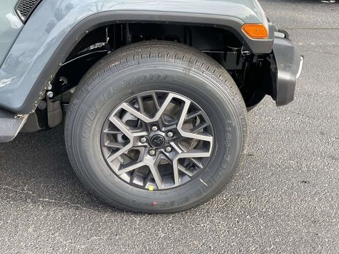 New 2026 Jeep Wrangler Unlimited Sahara AWD/4WD image 35