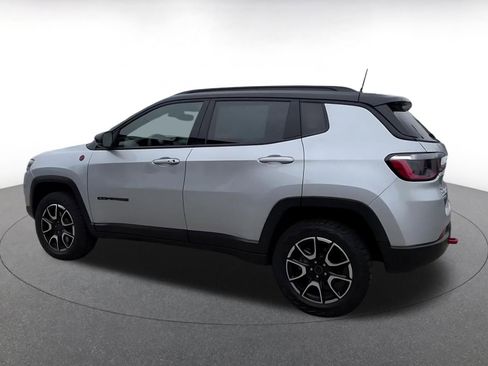 Used 2025 Jeep Compass Trailhawk AWD/4WD image 10