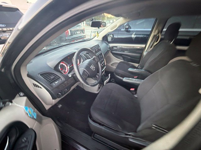 Used 2011 Dodge Grand Caravan Express FWD image 15