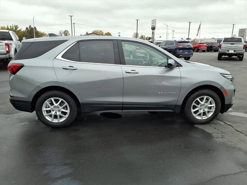 Used 2023 Chevrolet Equinox LT w/ Driver Convenience Package image 7