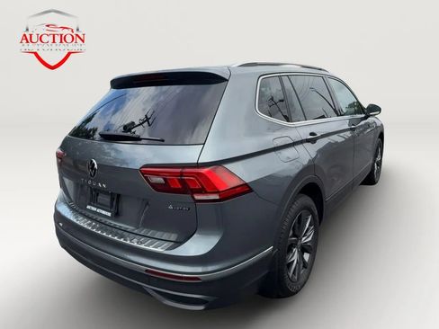 Used 2022 Volkswagen Tiguan SE AWD/4WD image 5