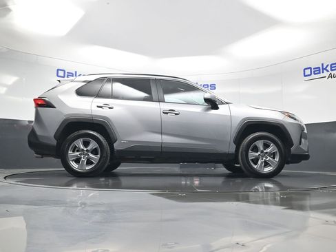 Used 2025 Toyota RAV4 XLE AWD/4WD image 45