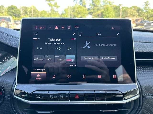 Certified 2025 Jeep Compass Latitude w/ Altitude Special Edition AWD/4WD image 14