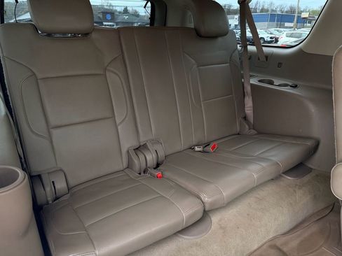 Used 2015 Chevrolet Suburban LT image 17