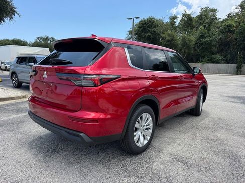 New 2025 Mitsubishi Outlander ES image 8