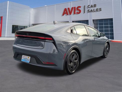 Used 2025 Toyota Prius LE image 6