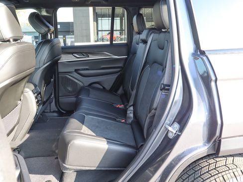 New 2026 Jeep Grand Cherokee Altitude AWD/4WD image 14