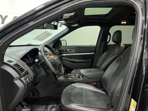 Used 2019 Ford Explorer XLT w/ Equipment Group 202A image 14