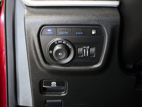 Used 2023 Jeep Grand Cherokee 4WD 4xe image 23