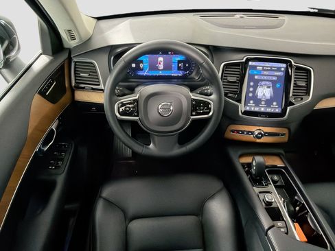 Certified 2023 Volvo XC90 B5 Plus w/ Protection Package Premier image 24