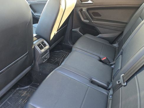 Used 2018 Volkswagen Tiguan S image 8