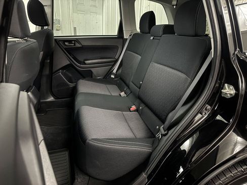 Used 2018 Subaru Forester 2.5i Premium w/ All-Weather Package AWD/4WD image 11