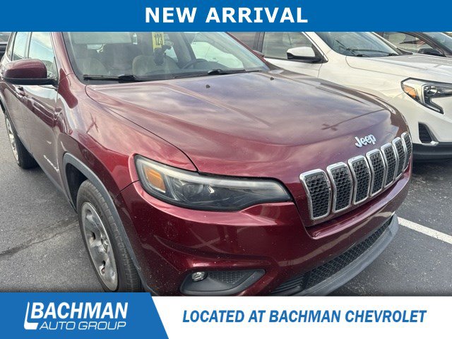 Used 2019 Jeep Cherokee Latitude w/ Cold Weather Group FWD image 2