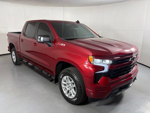Used 2023 Chevrolet Silverado 1500 RST w/ Convenience Package II AWD/4WD image 2