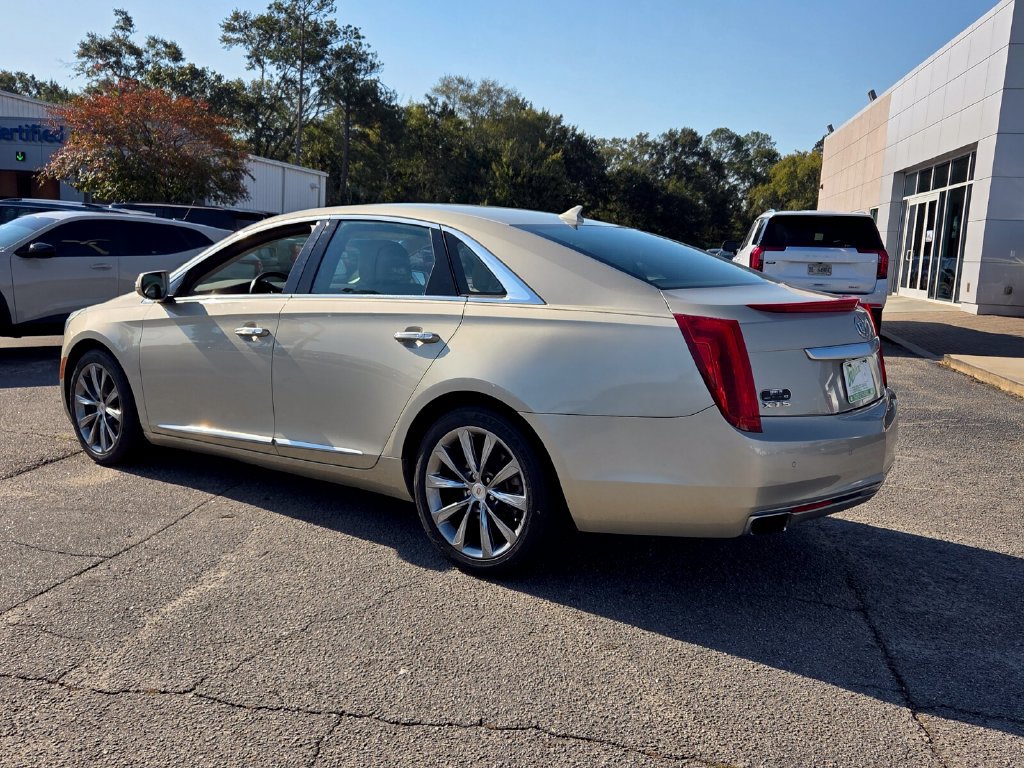 Used 2013 Cadillac XTS Luxury FWD image 7