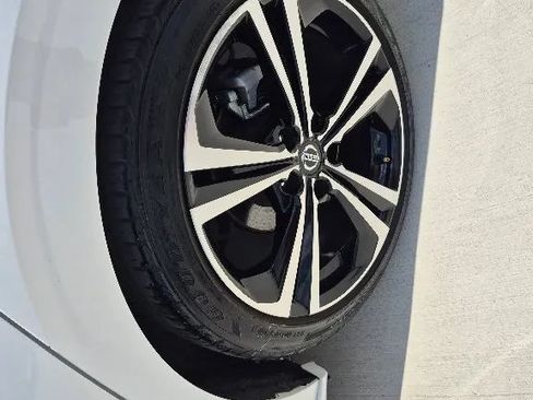 Used 2021 Nissan Sentra SR FWD image 9