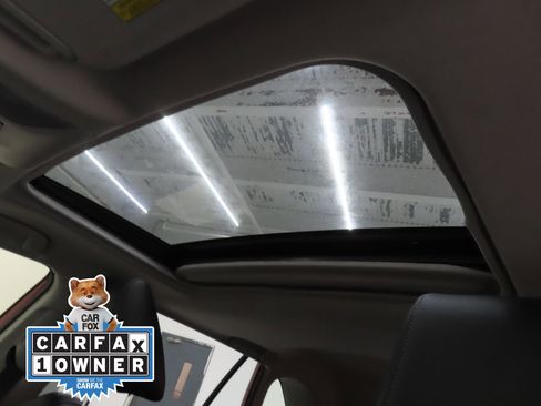 Used 2021 Toyota RAV4 XLE Premium image 19