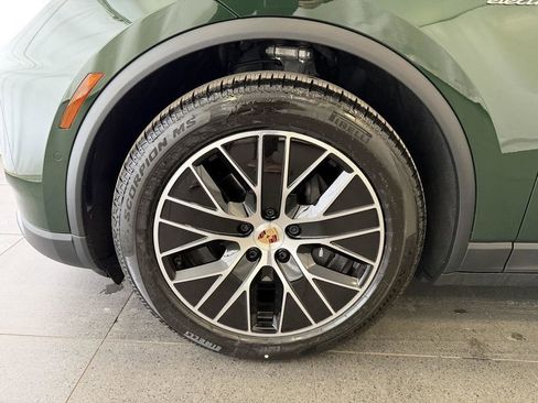 New 2026 Porsche Macan 4 Electric AWD/4WD image 10